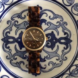 Michael Kors Accessories - Tortoiseshell Michael Kors Watch! Michael Kors Accessories - Tortoiseshell Michael Kors Watch!